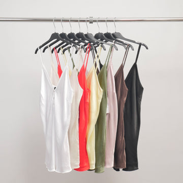 Débardeur fluide satiné à fines bretelles – WC22406