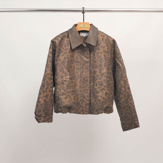 Veste zippée imprimé léopard en tissu enduit MJ263916