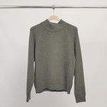 Load image into Gallery viewer, High-neck sweater with buttons at the back CA8944
