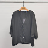 Blouse boutonnée satinée à ligne ample KD9017VS