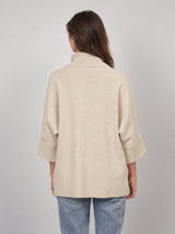 Pull oversize à col roulé et manches à boutons – HY25079