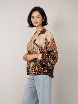 Blouse satinée fluide à motif léopard KD7365VS-46