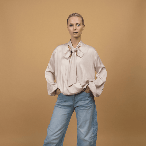Blouse fluide drapée col foulard – MF55793