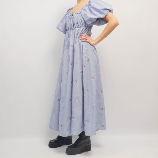 Robe longue à rayures brodée cerises manches ballon – TDM28824-3