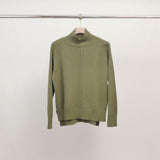 Straight-cut cable-knit turtleneck sweater DSY9548
