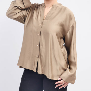 Chemise fluide col mao en satin MJ62339VS