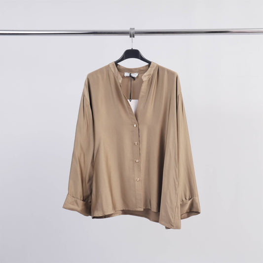 Chemise fluide col mao en satin MJ62339VS