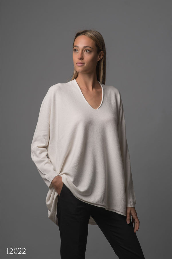 Pull col V oversize en maille douce YF12022