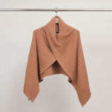 Poncho côtelé asymétrique en maille douce DSY8933