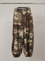 Charger l'image dans la galerie, Pantalon ample camouflage à bas resserrés TDM08726-3