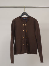 Gilet court en maille à boutons dorés et bords effilochés HY12970