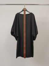 Robe satinée ample et ceinturée – THS35526RP