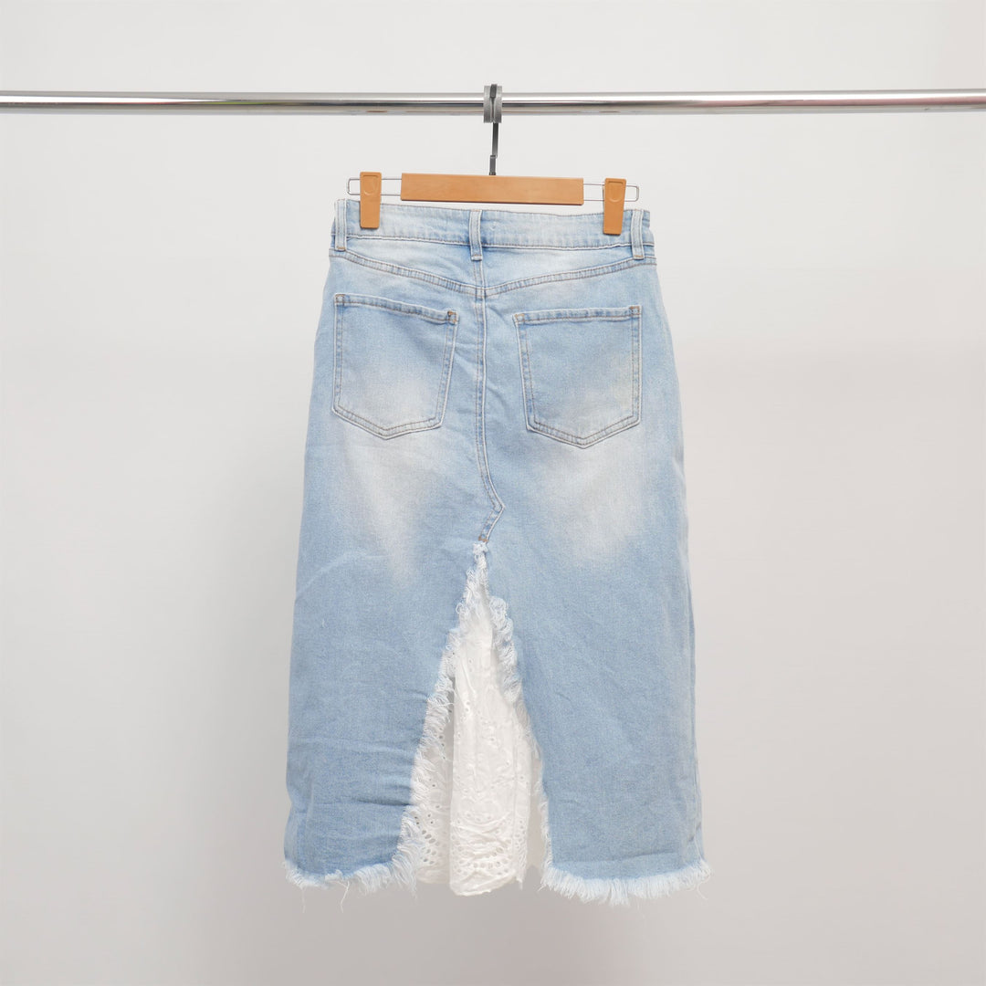 Denim midi skirt with embroidered slit and frayed edges - CSW1333