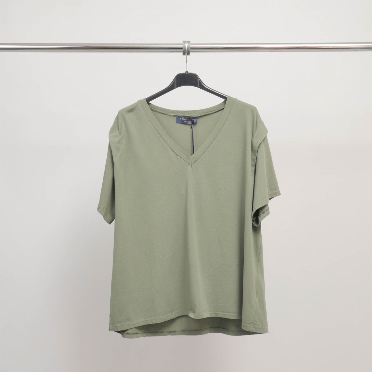 Loose v neck t shirt in stretch cotton   tdm31925