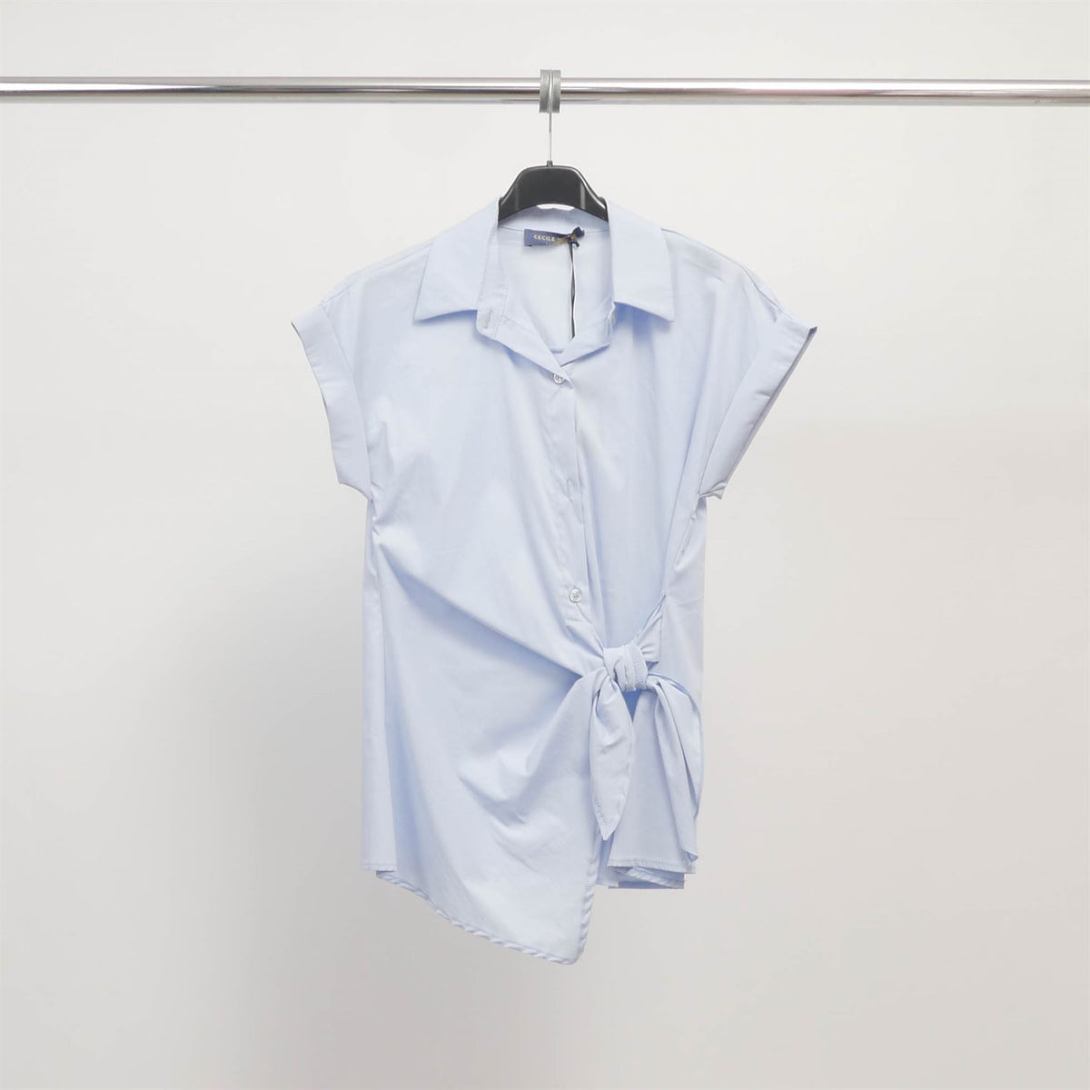 Sleeveless knotted shirt with tailored collar – tdm17824 2