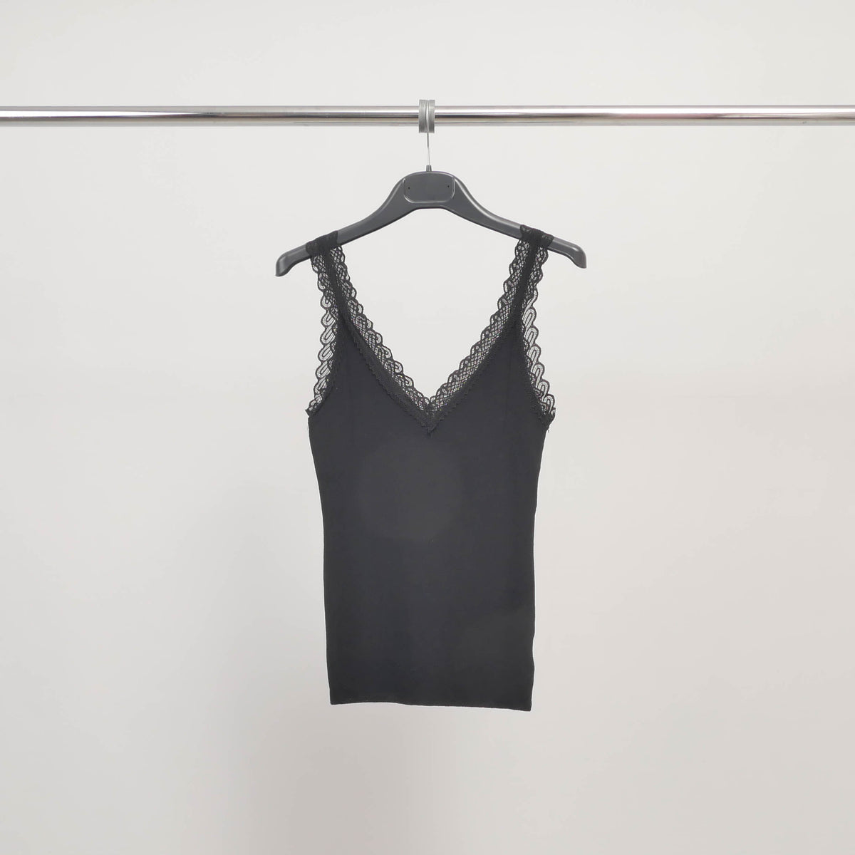 Stretch lace v neck tank top svd8002