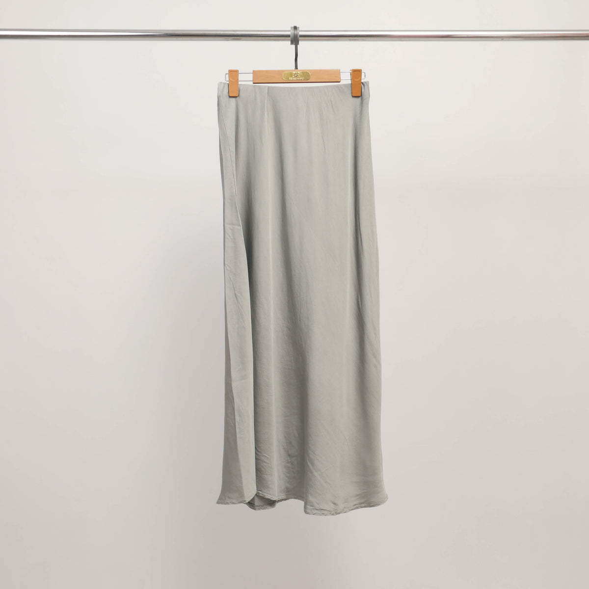 Satin midi skirt with elasticated waist kd6651vs 2