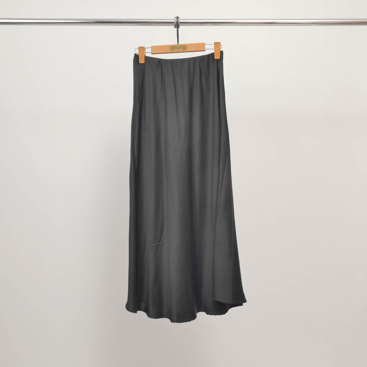 Satin midi skirt with elasticated waist kd6651vs 2