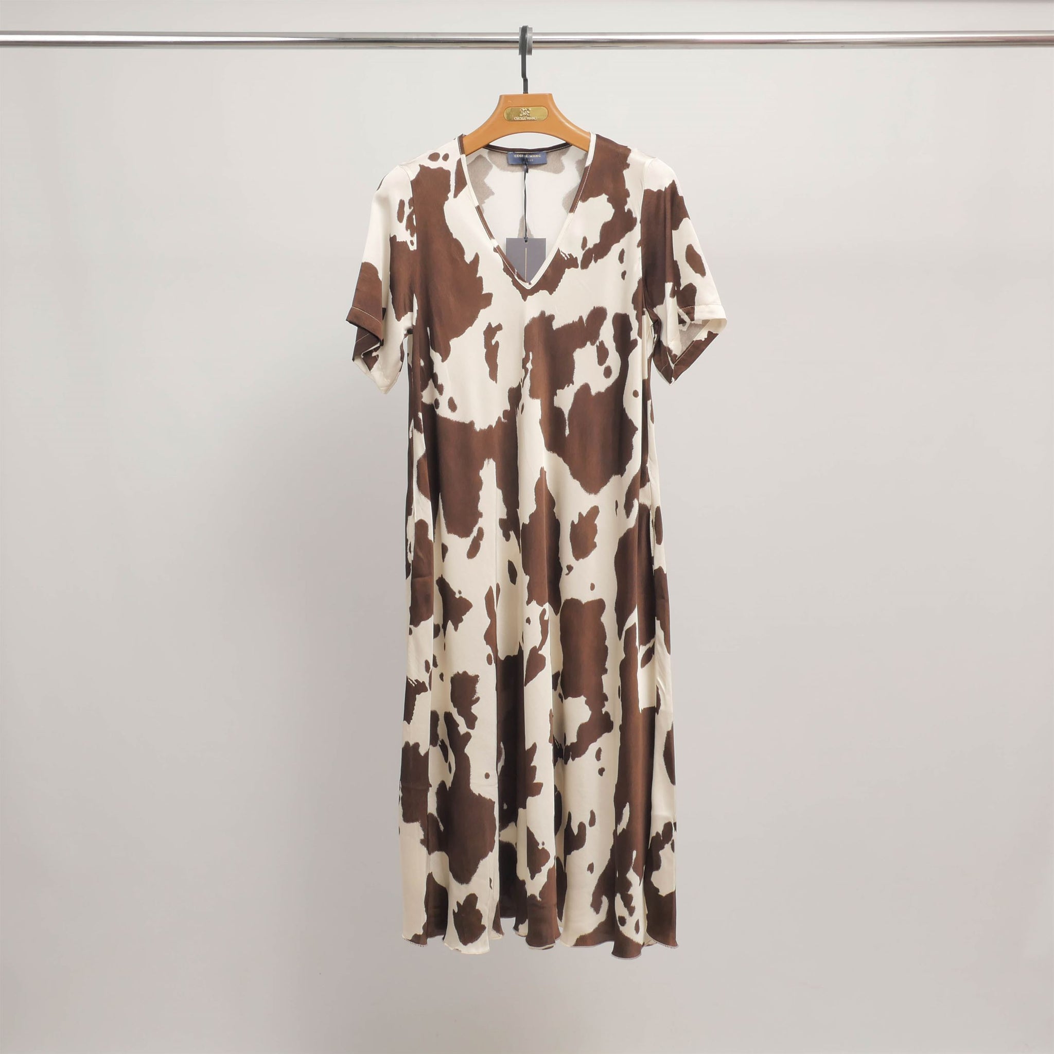 Robe fluide imprimé vache col V – KD8675VS