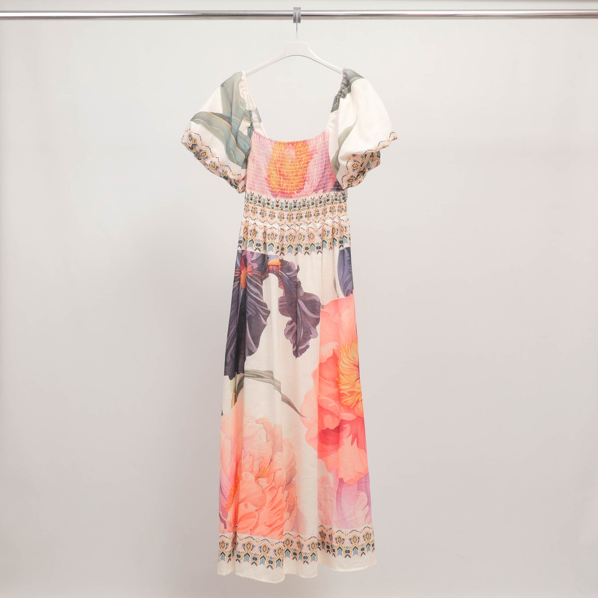 Printed maxi dress with balloon sleeves css251057
