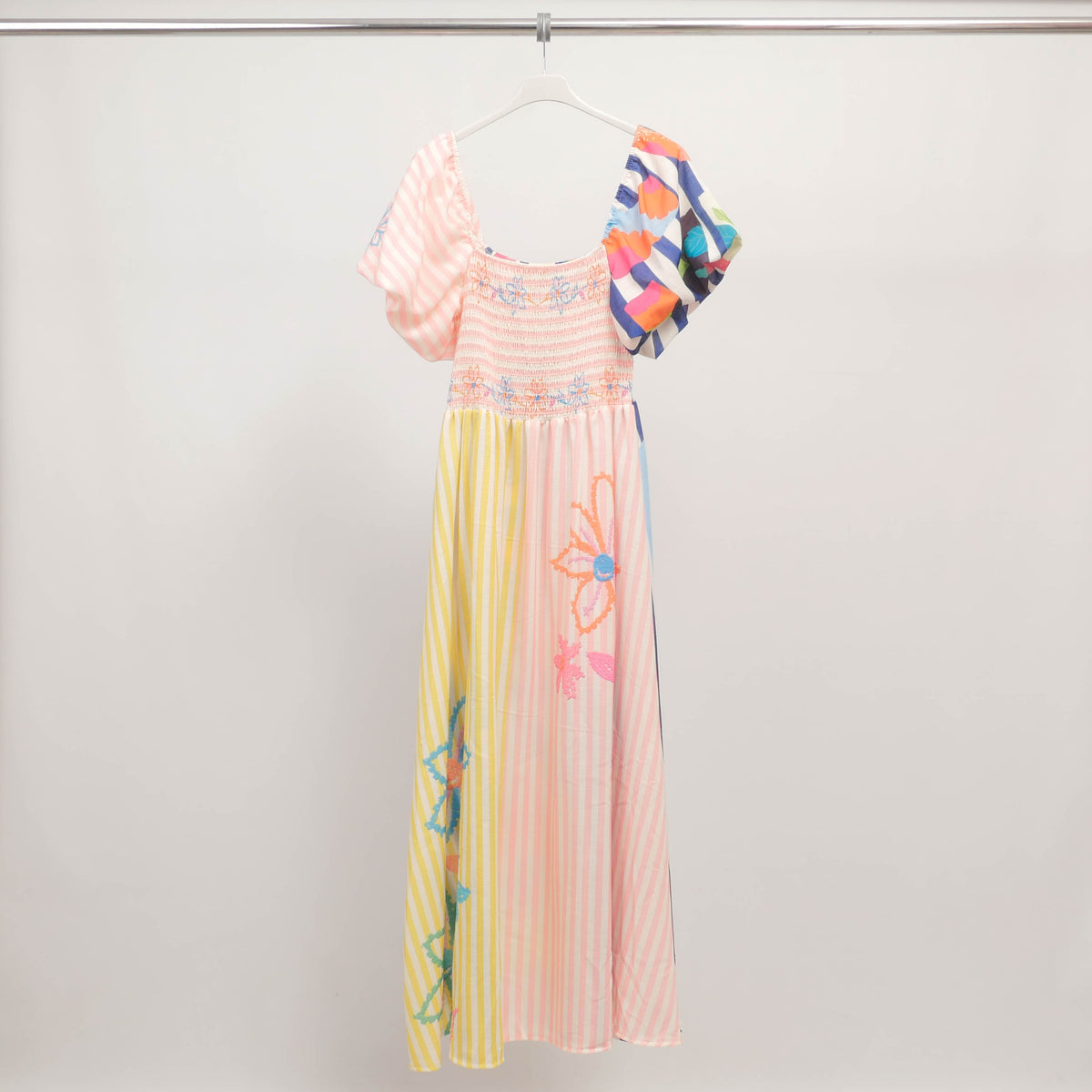 Printed maxi dress with balloon sleeves css251057