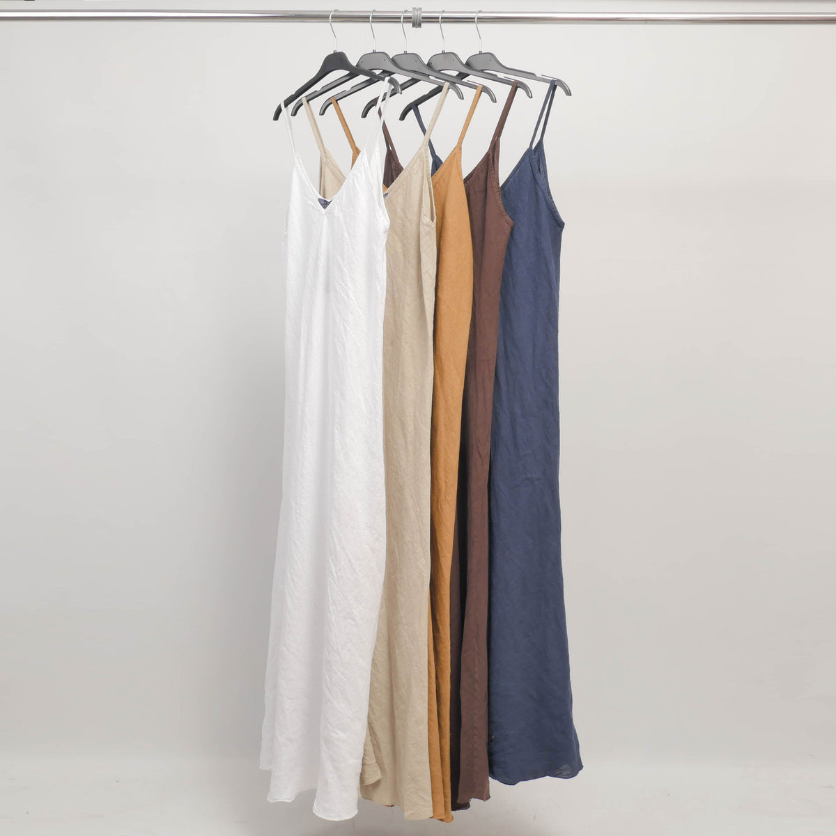 Long linen dress with thin straps tdm35225