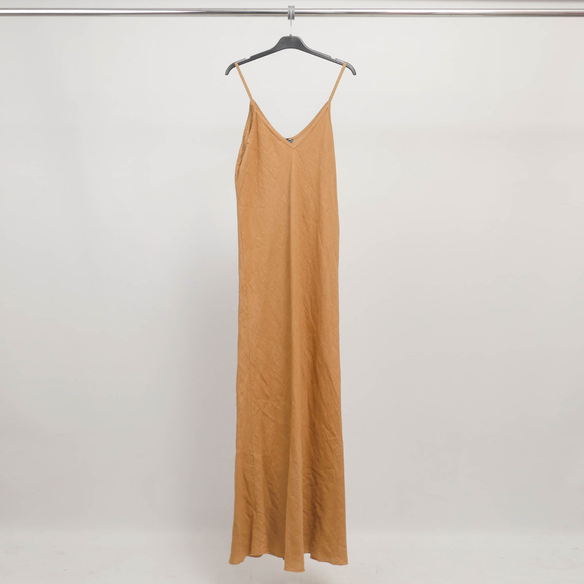 Long linen dress with thin straps tdm35225