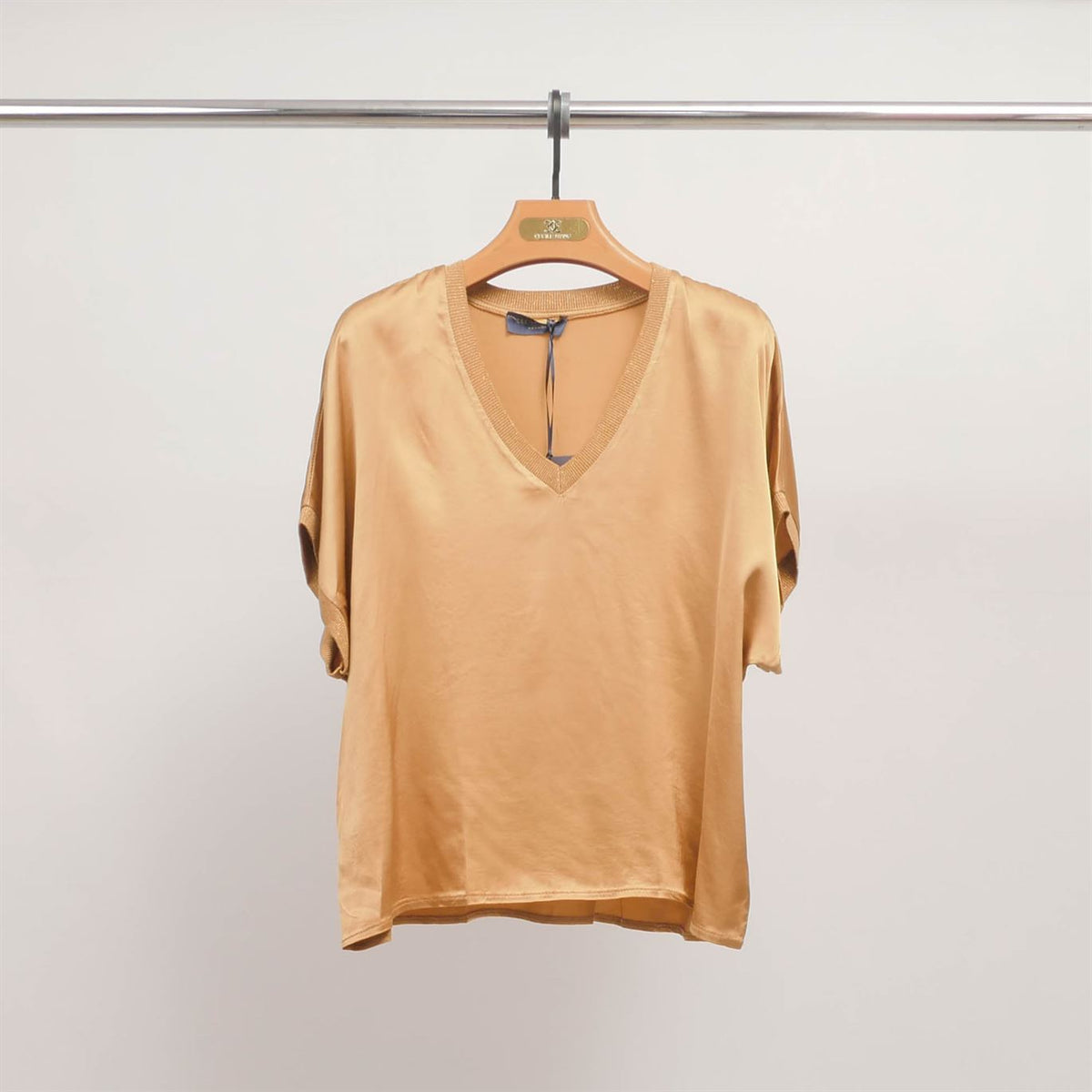 V neck tunic in flowing satin – db14360