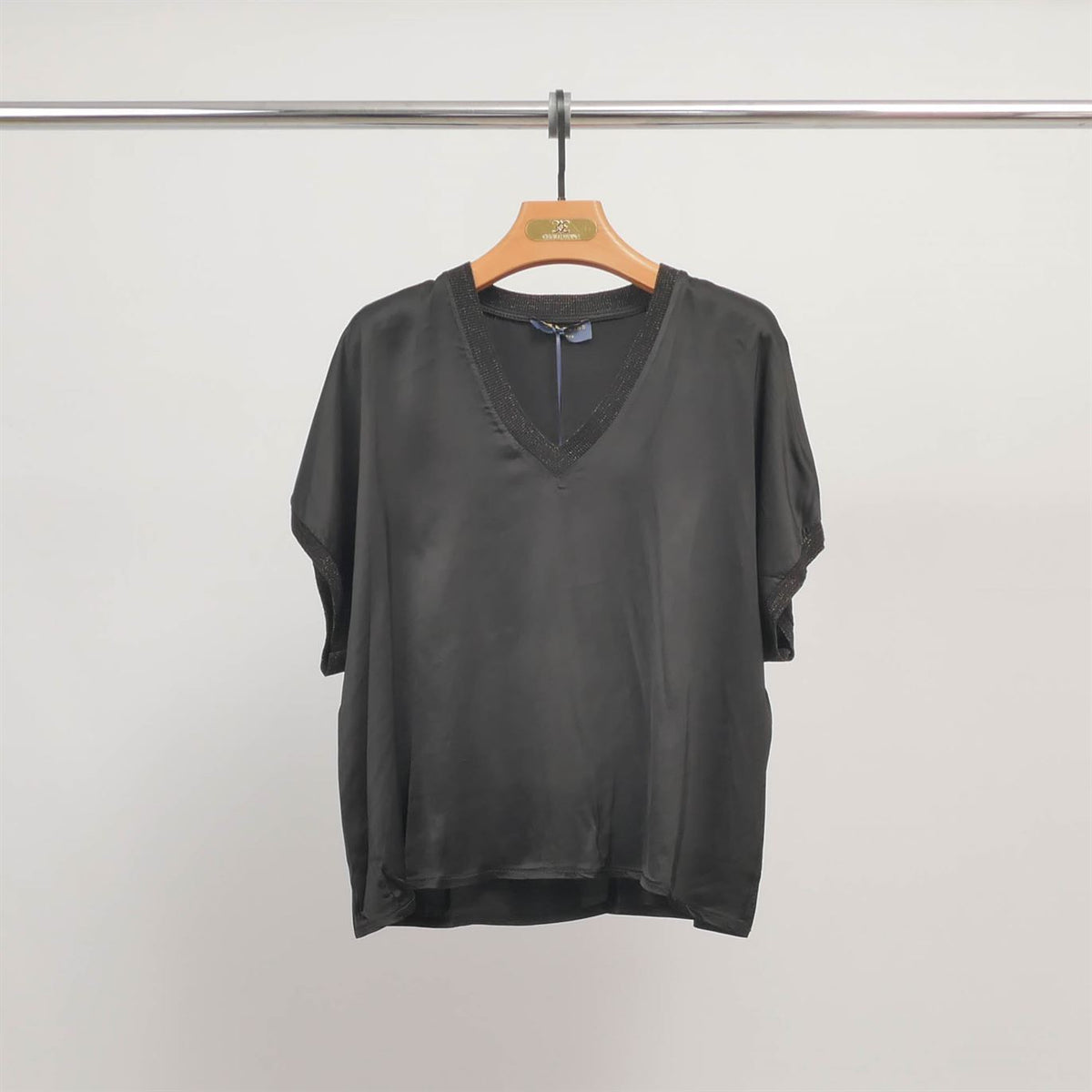 V neck tunic in flowing satin – db14360