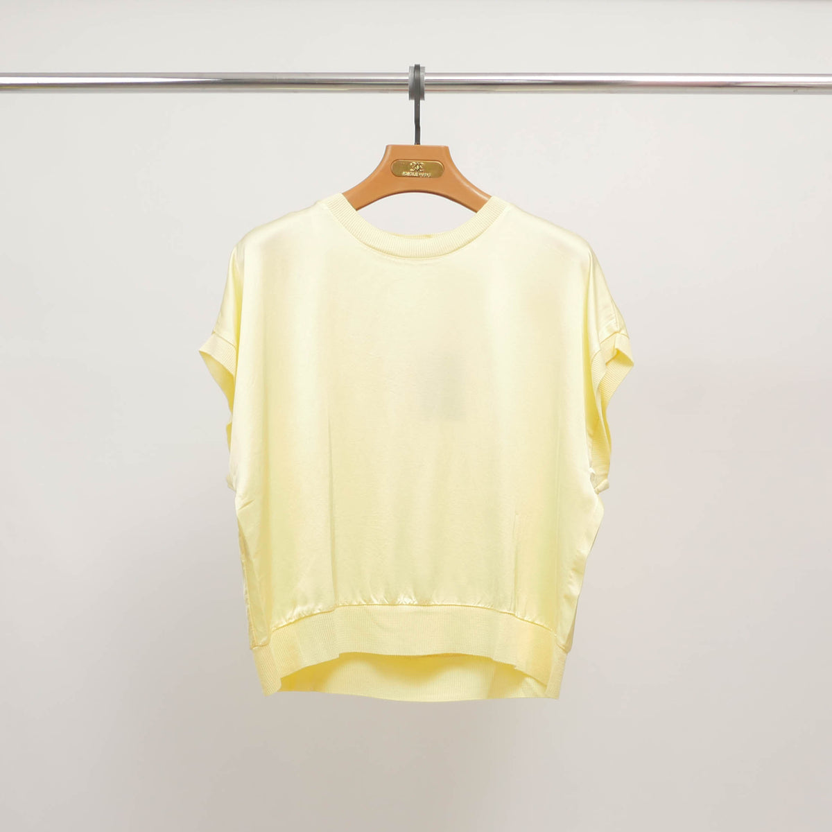 Loose fitting short sleeved viscose top db80611vs