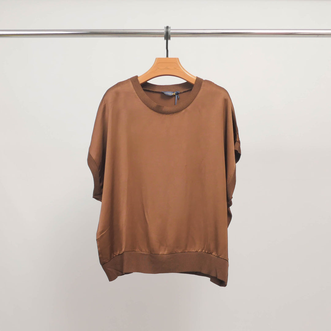 Loose-fitting short-sleeved viscose top DB80611VS