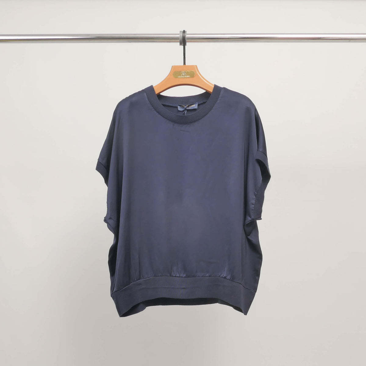 Loose fitting short sleeved viscose top db80611vs