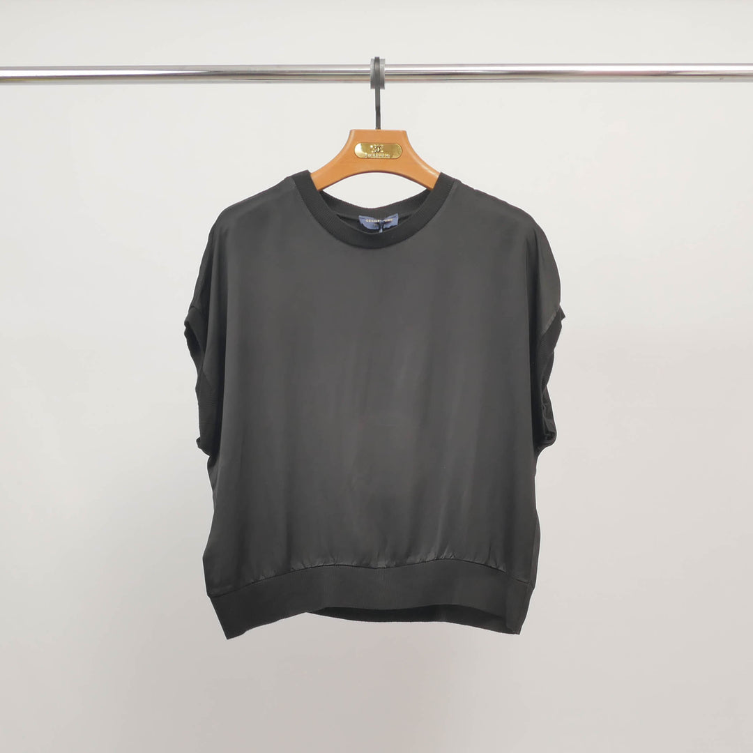 Loose-fitting short-sleeved viscose top DB80611VS