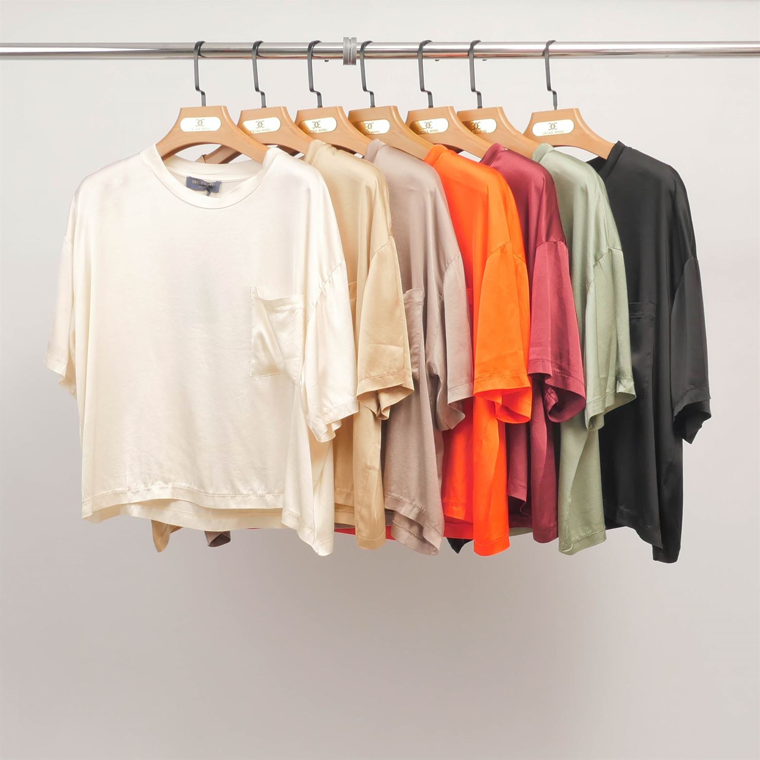 T-shirt ample en viscose avec poche poitrine DB14486
