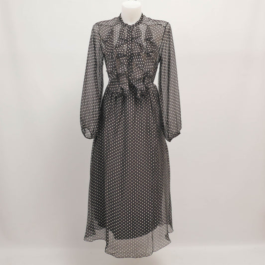 Robe longue à pois et volants CFM33047