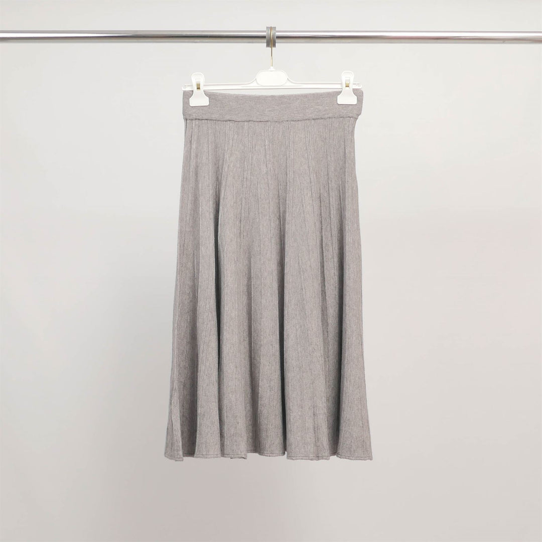 HY81194 pleated midi skirt in fluid knit