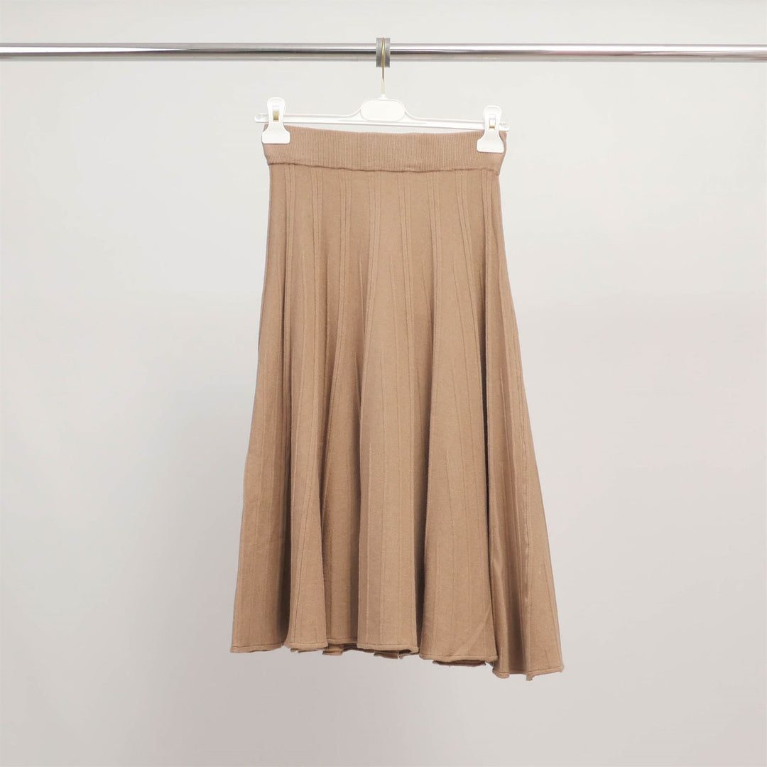 HY81194 pleated midi skirt in fluid knit