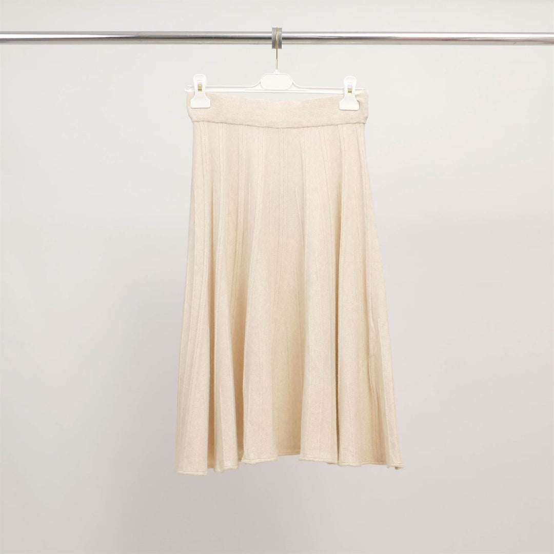 HY81194 pleated midi skirt in fluid knit