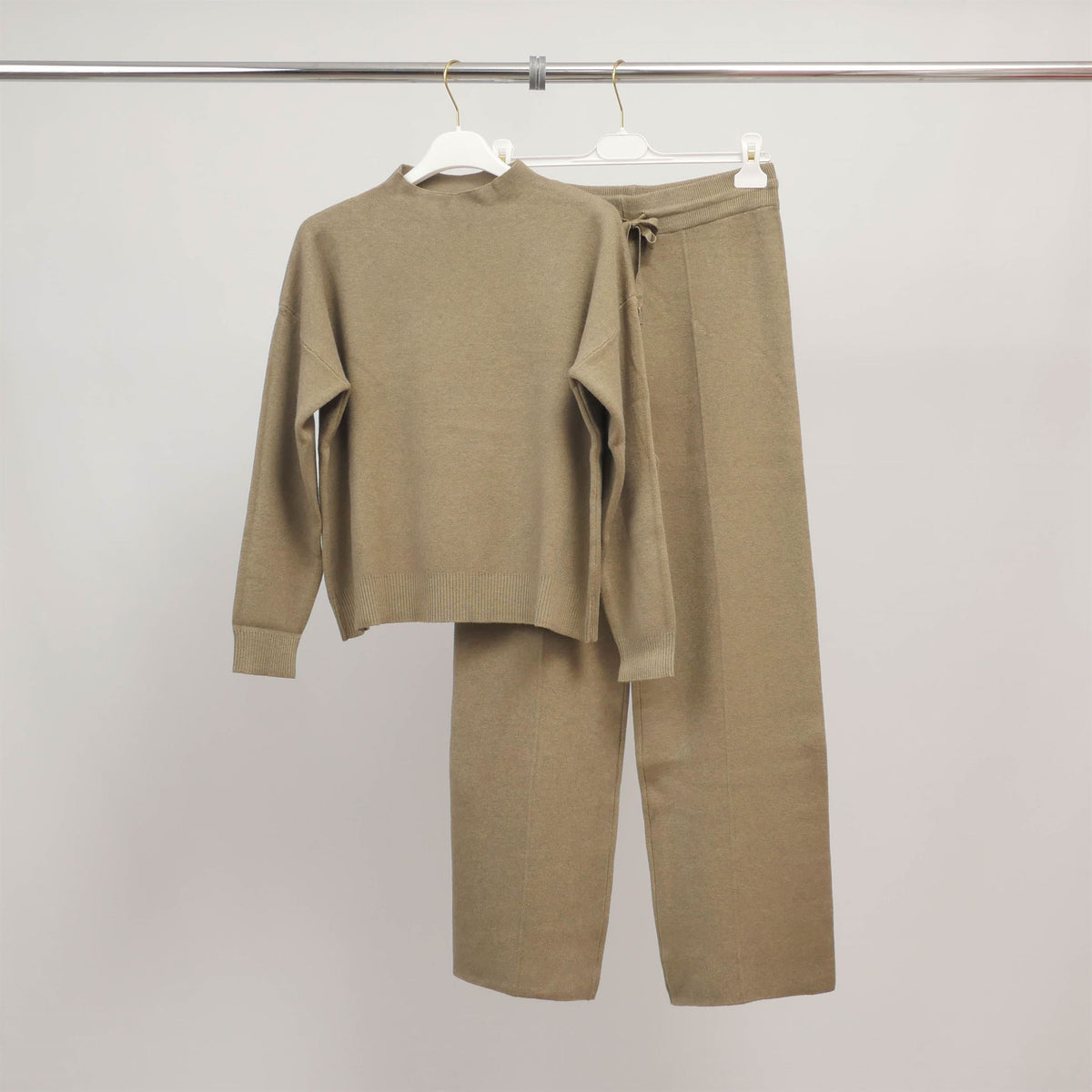 Minimalist comfort sweater and pants set hy2311