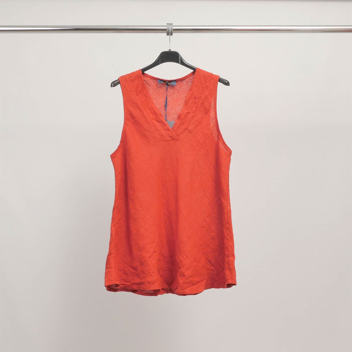 Sleeveless linen v neck top tdm65825