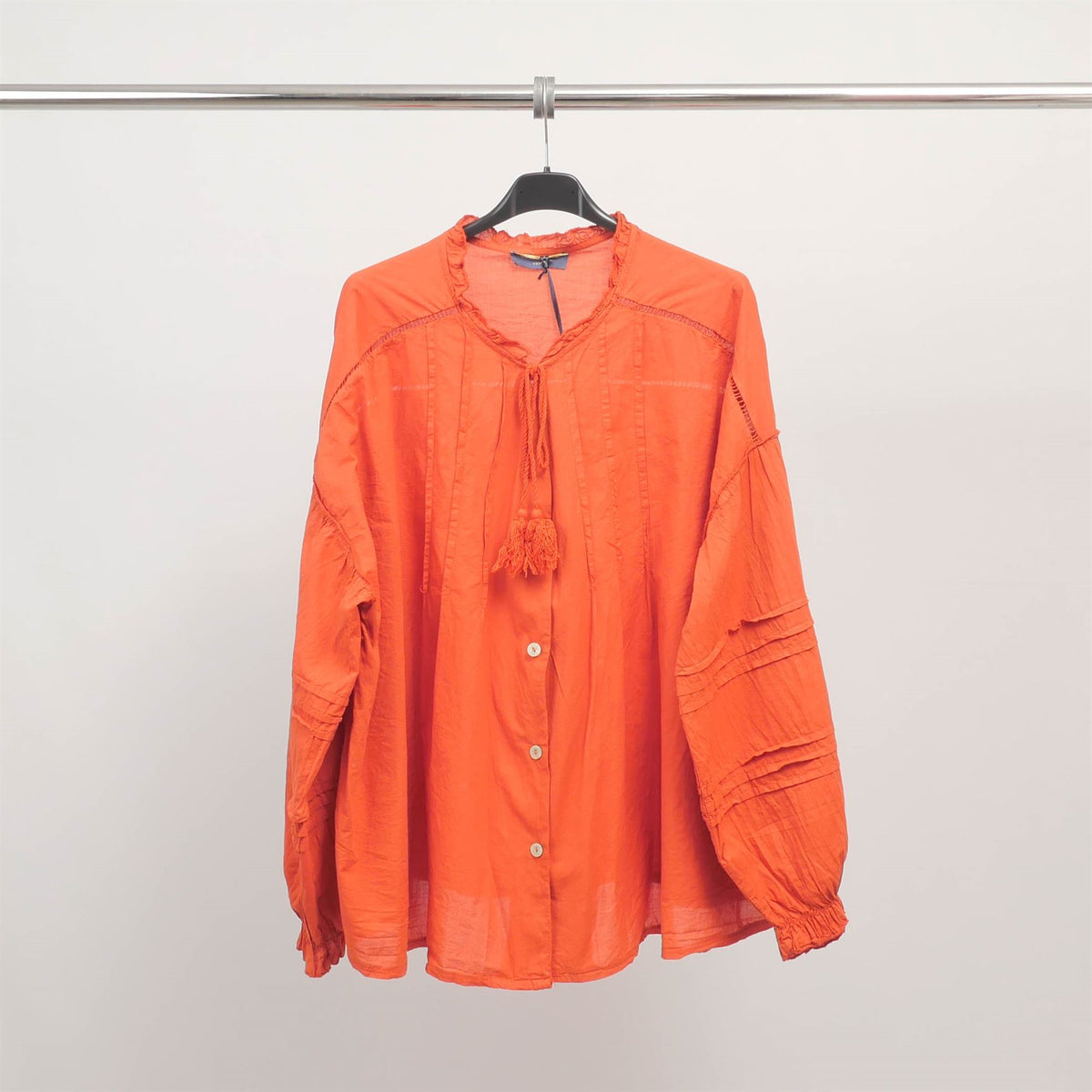 Cotton blouse with puff sleeves and pleated details tdm37325