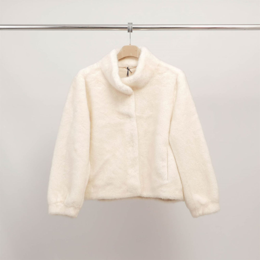 Short coat in ultra-soft faux fur DSY2171