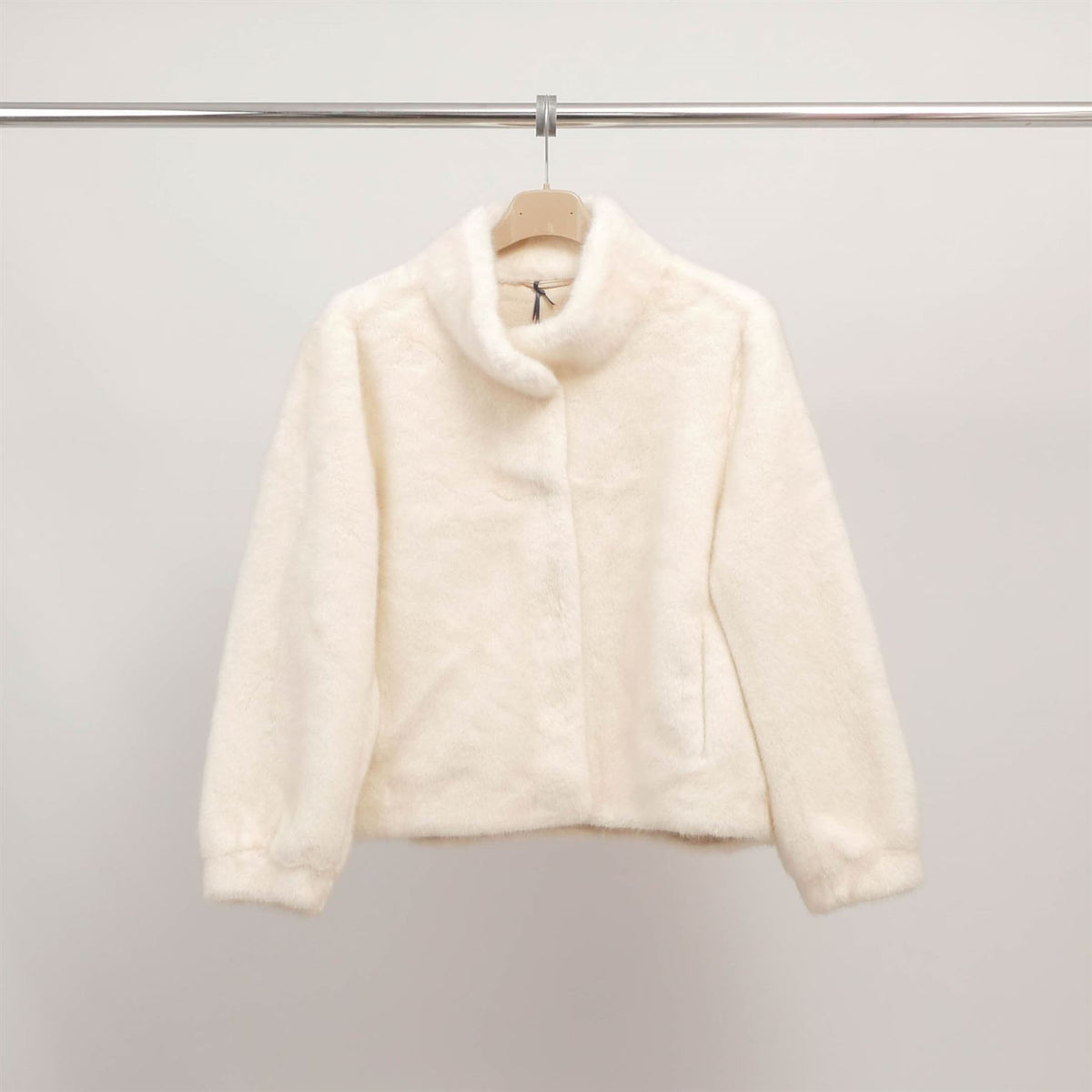 Short coat in ultra soft faux fur dsy2171