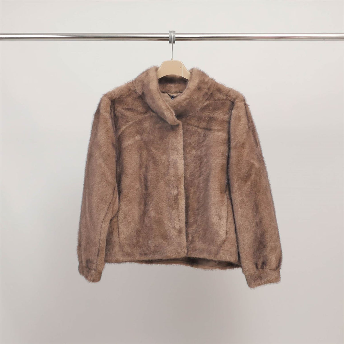 Short coat in ultra soft faux fur dsy2171