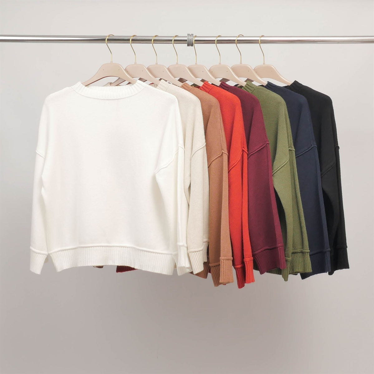 Soft round neck sweater in fluid knit dsy9468