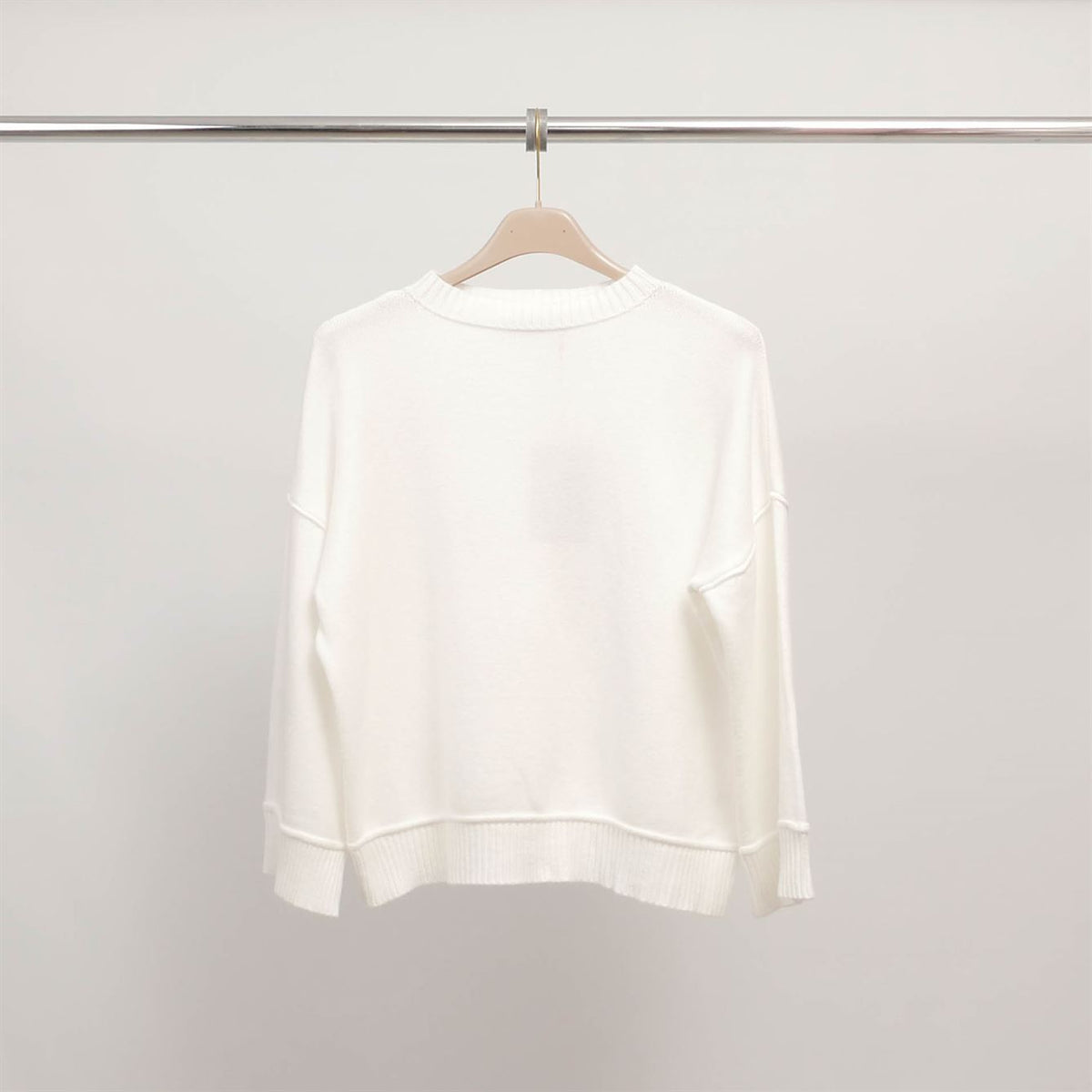 Soft round neck sweater in fluid knit dsy9468