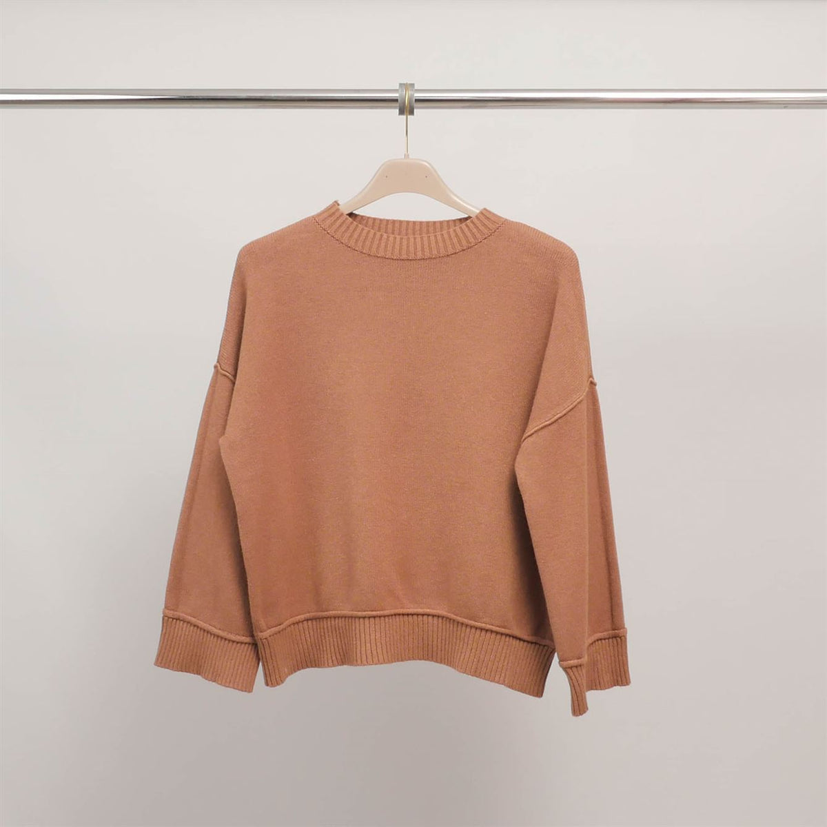 Soft round neck sweater in fluid knit dsy9468