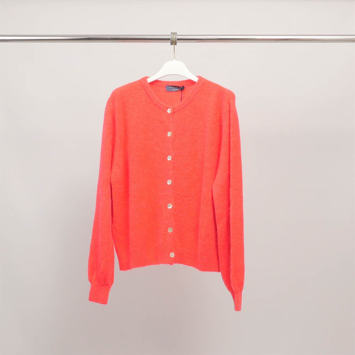 Round neck fluffy knit vest pj25005