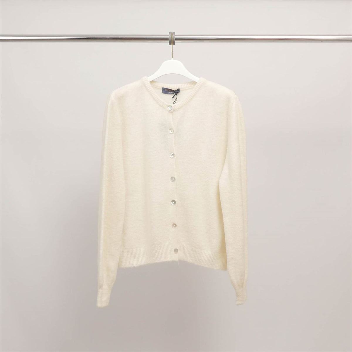 Round neck fluffy knit vest pj25005