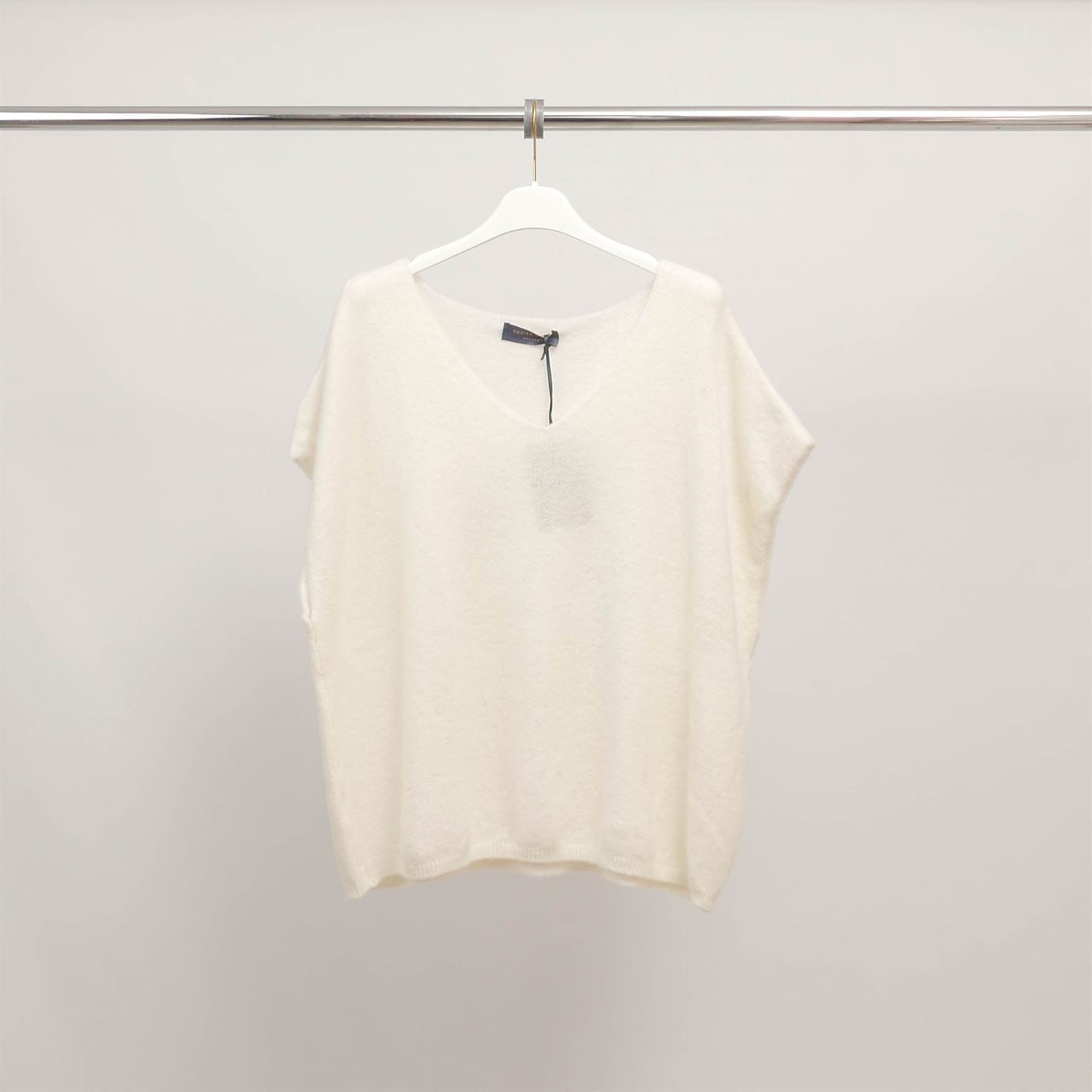 Top sans manches en maille duveteuse col V PJ24050